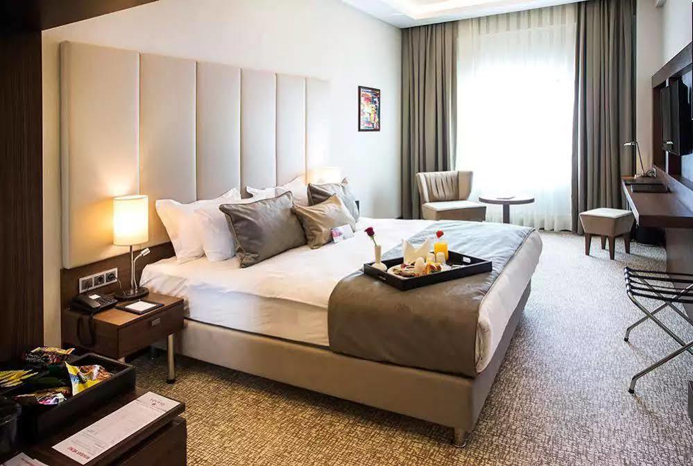 Ramada By Wyndham Yalova Hotel Yalova  Eksteriør billede