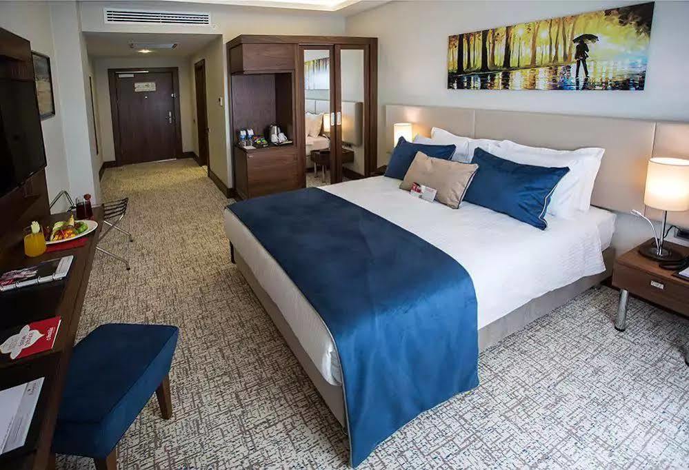 Ramada By Wyndham Yalova Hotel Yalova  Eksteriør billede